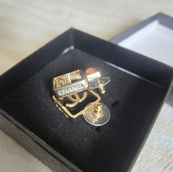 Chanel Strass Perfume Bottle Stud Earrings - Picture 6 of 10